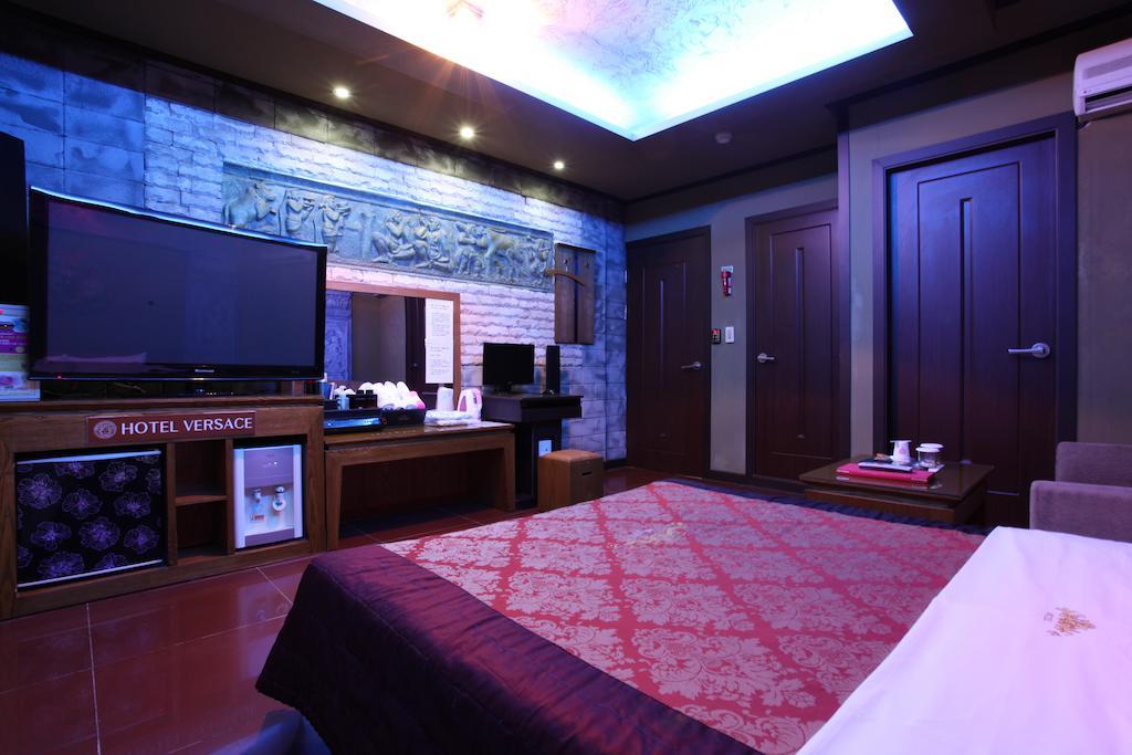 אסאן Versace Hotel חדר תמונה